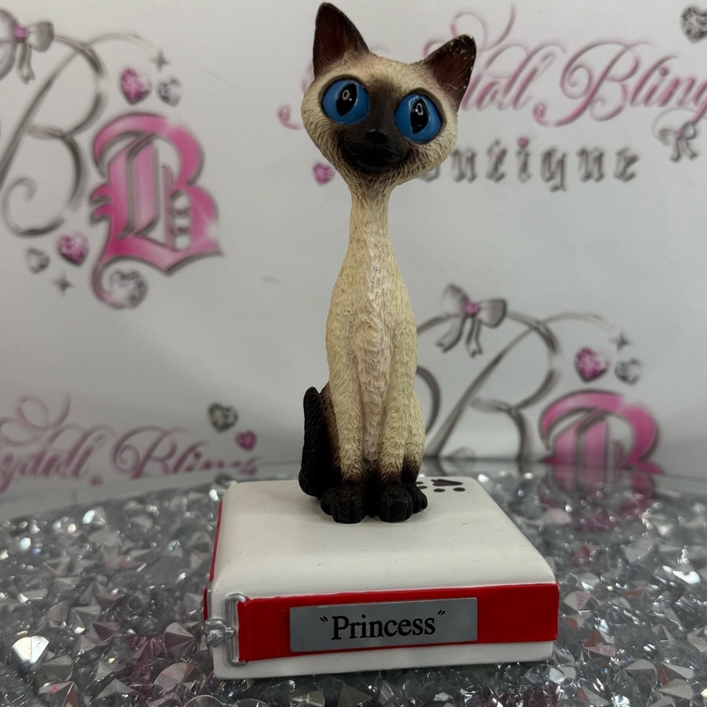 Twisted whiskers Princess Siamese Cat Figurine Decorative Ornament Cream & Brown